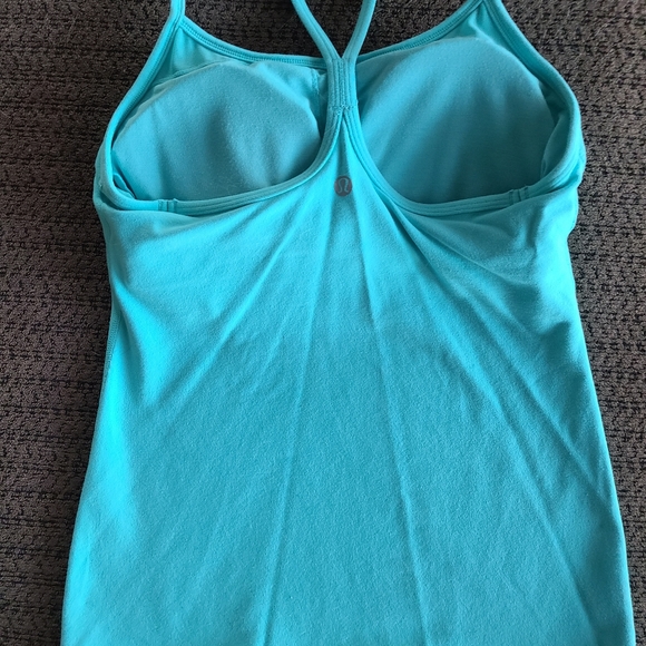 Lululemon. Light blue. Sz.4 - Picture 2 of 2